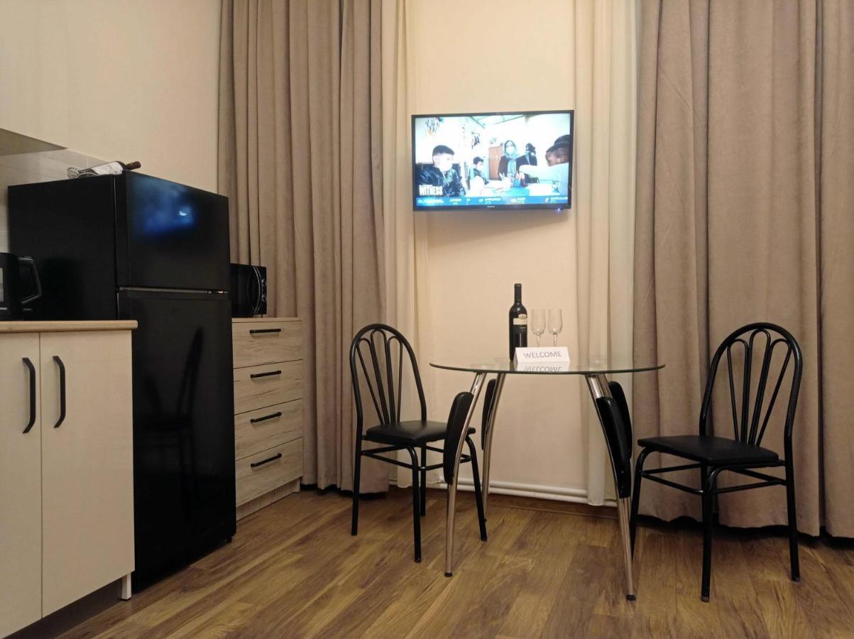 La Maison #7 Tbilisi Buitenkant foto