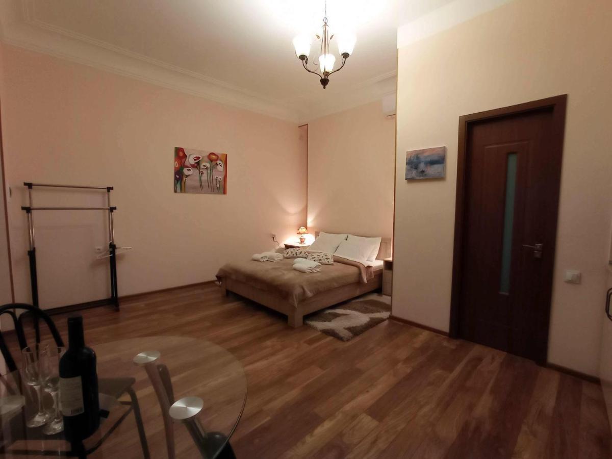 La Maison #7 Tbilisi Buitenkant foto
