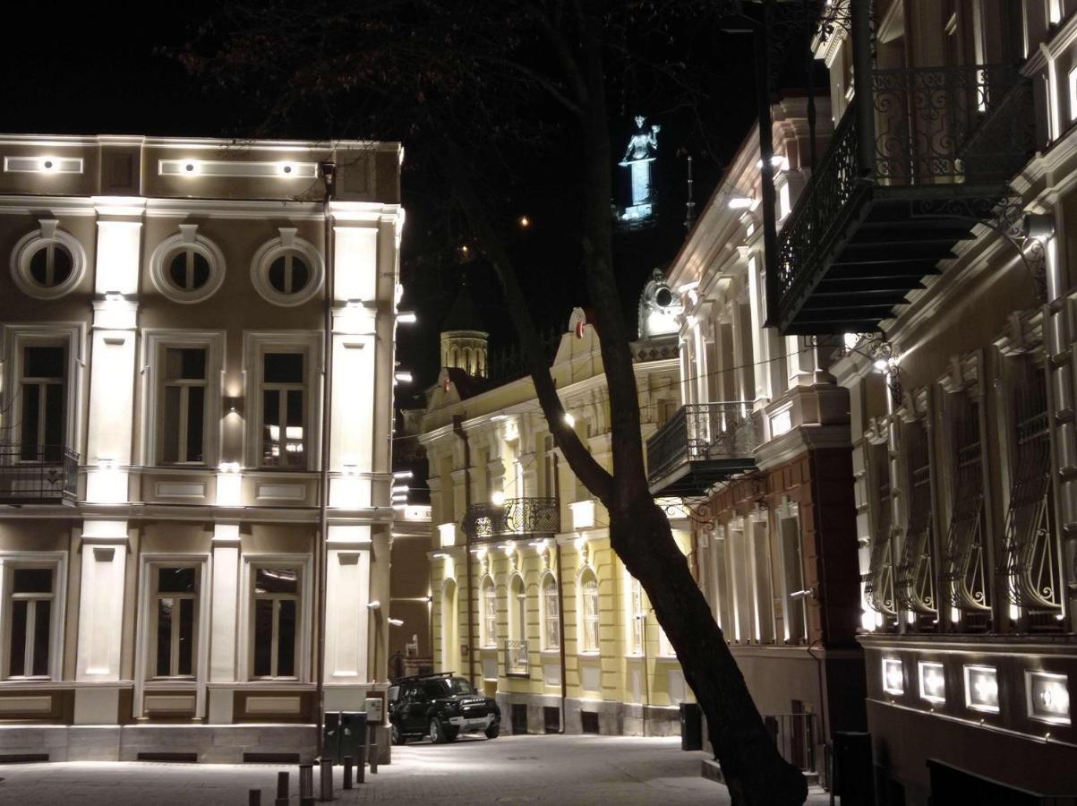 La Maison #7 Tbilisi Buitenkant foto