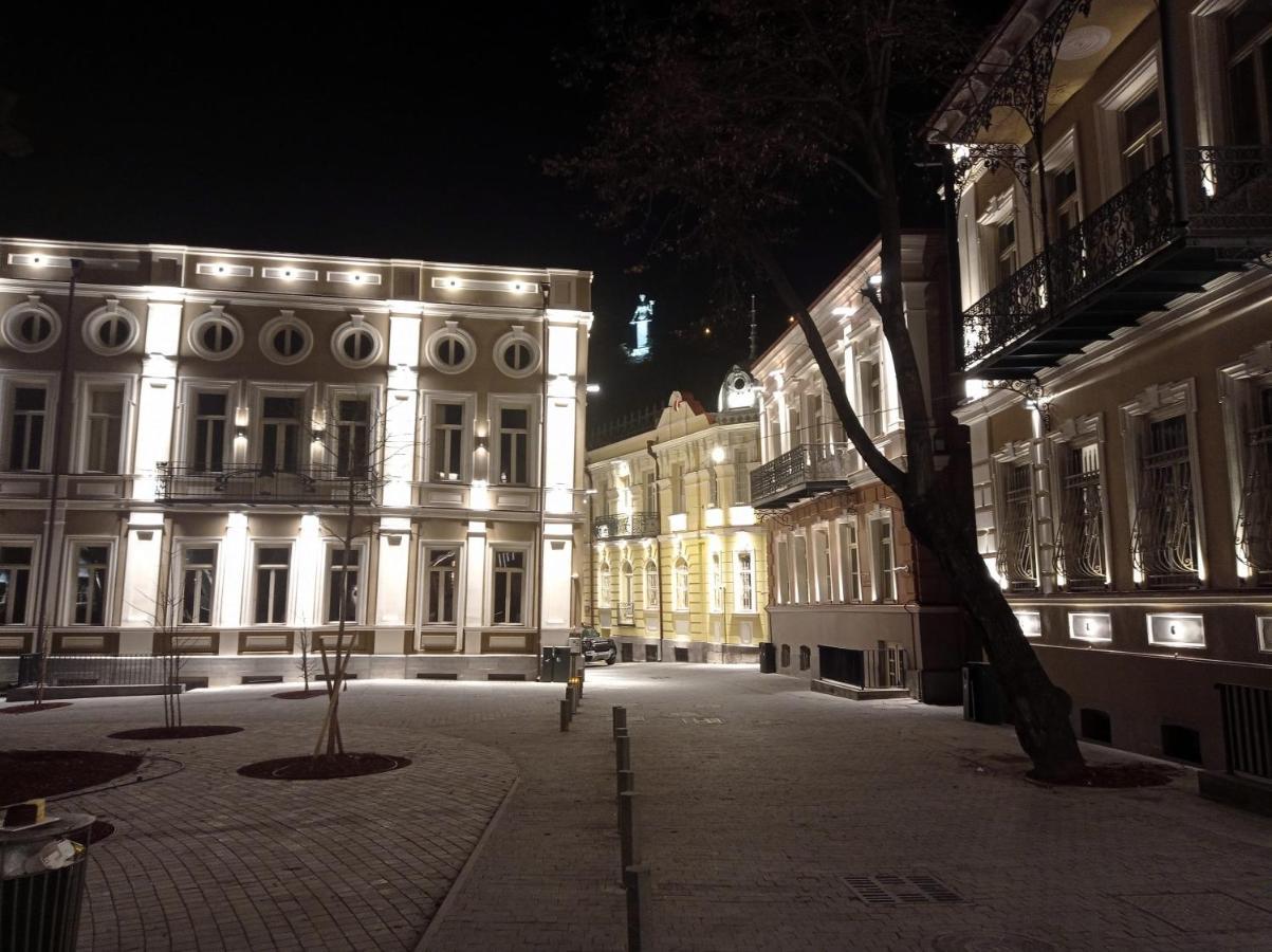 La Maison #7 Tbilisi Buitenkant foto