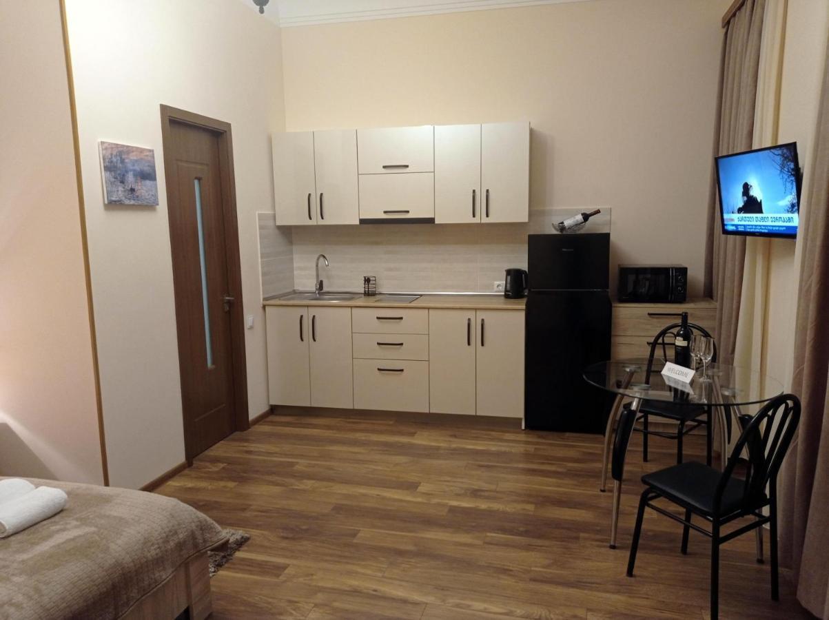 La Maison #7 Tbilisi Buitenkant foto