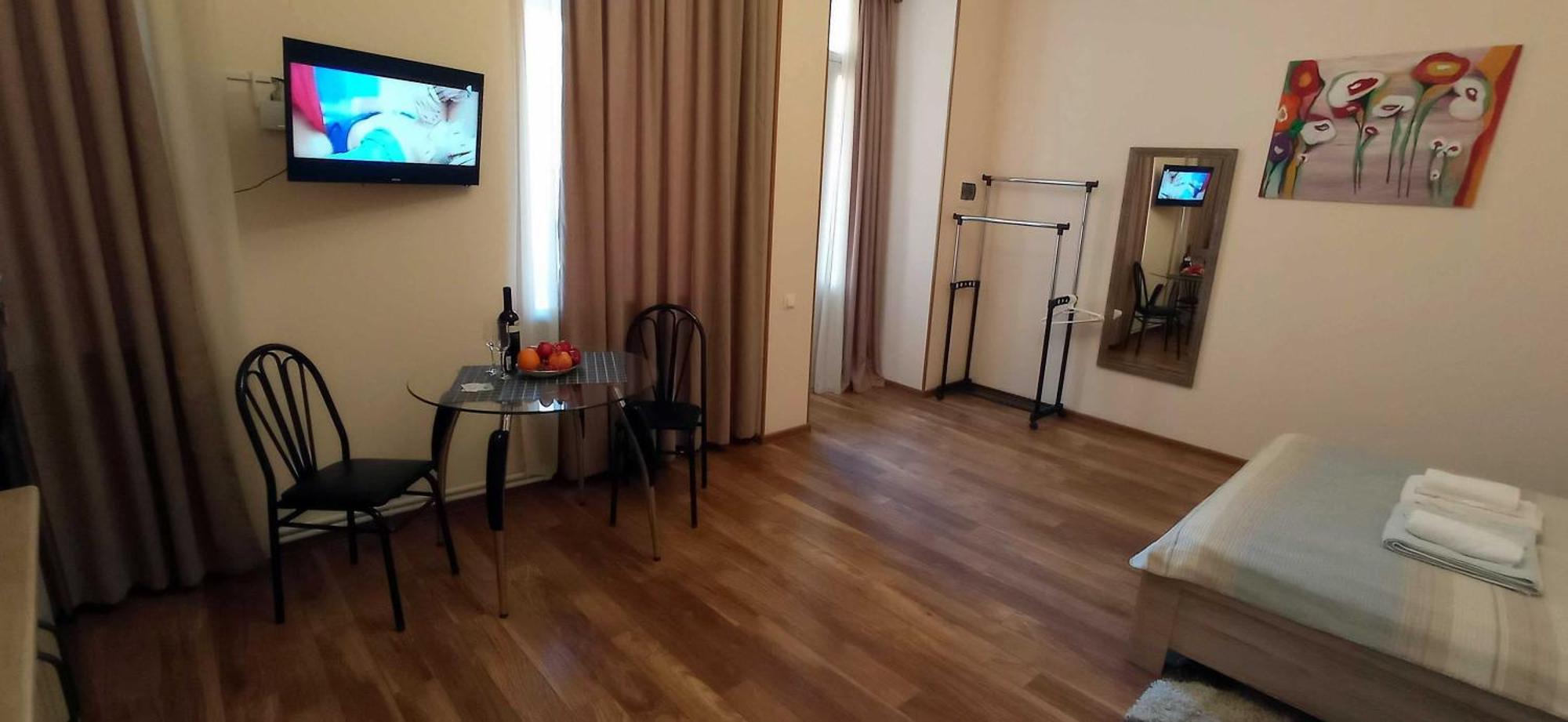 La Maison #7 Tbilisi Buitenkant foto