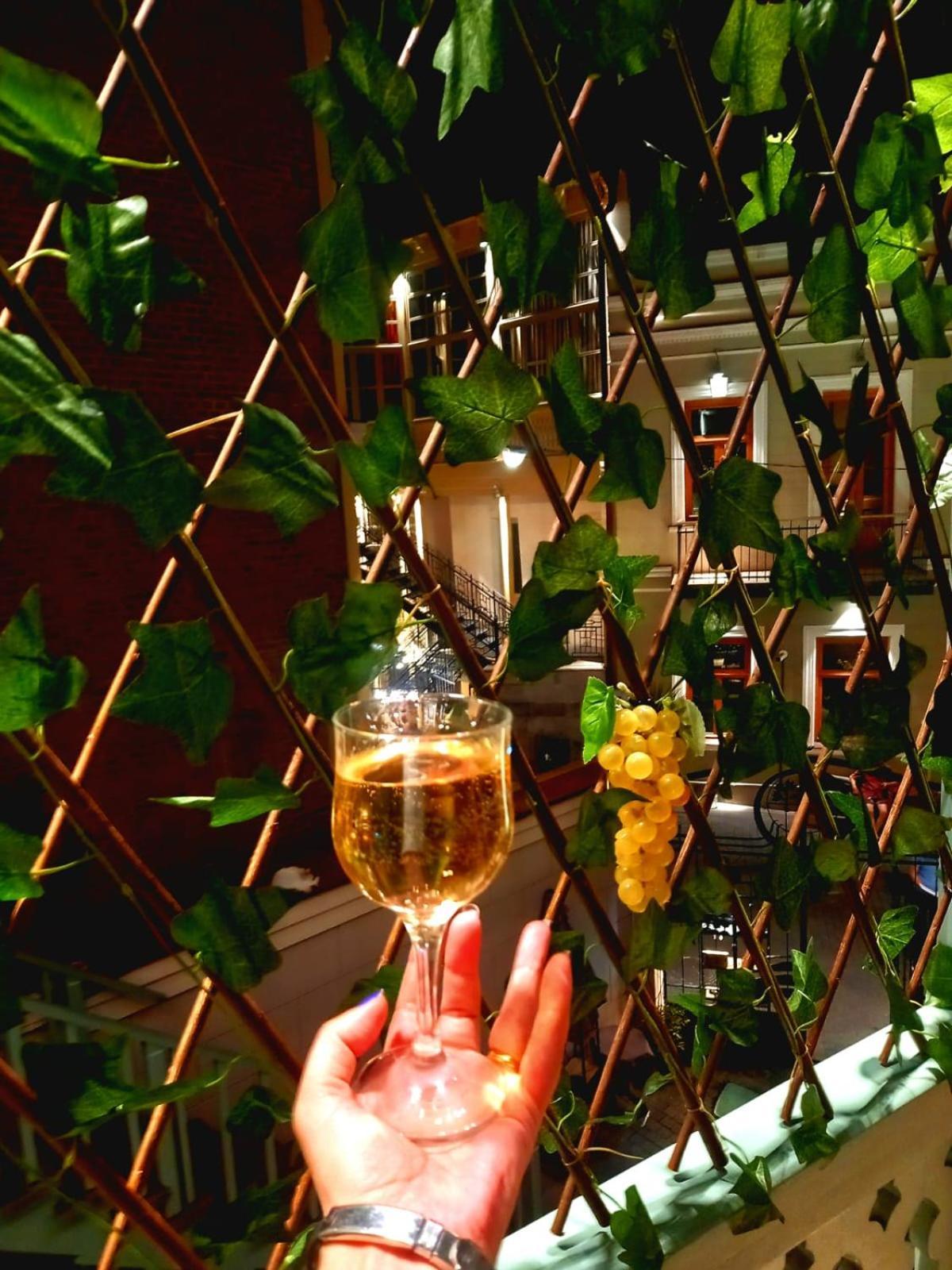 La Maison #7 Tbilisi Buitenkant foto