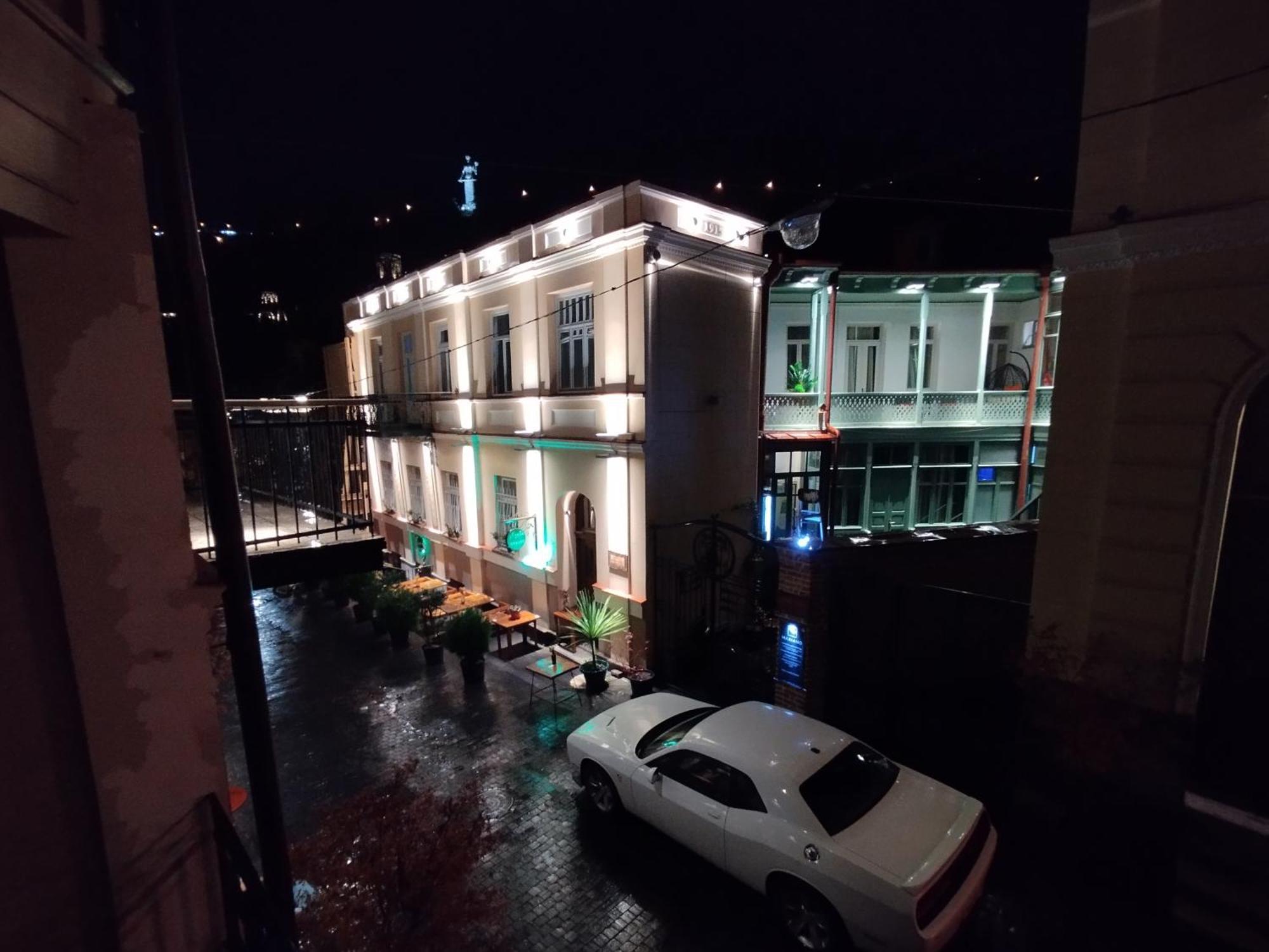 La Maison #7 Tbilisi Buitenkant foto
